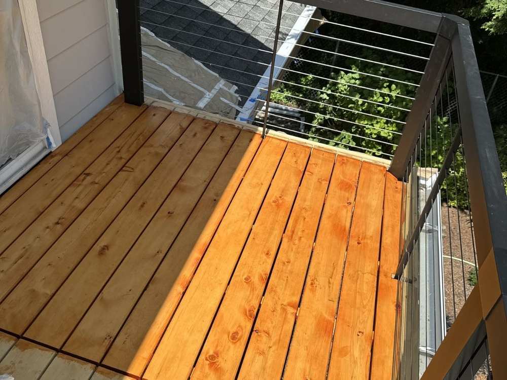 Fences&Decks painting our work Vanhousing